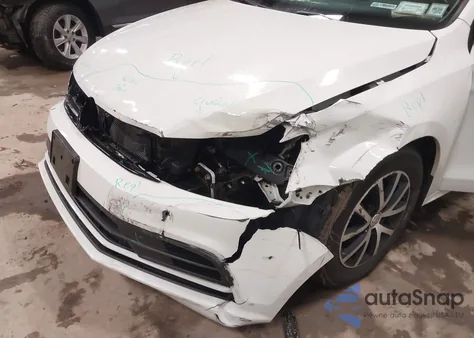 2017 Volkswagen Jetta 1.4T Se z USA, uszkodzony, nr VIN 3VWDB7AJ0HM398022